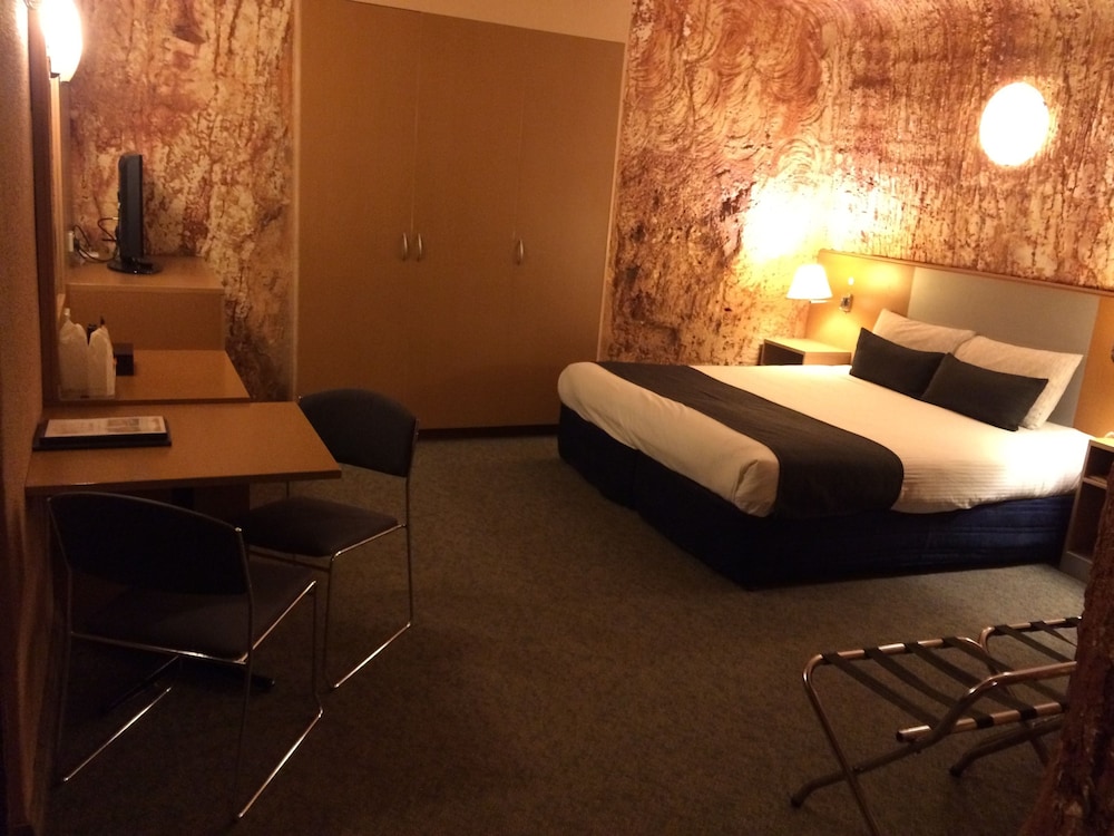 Underground Family Triple Room photo 2