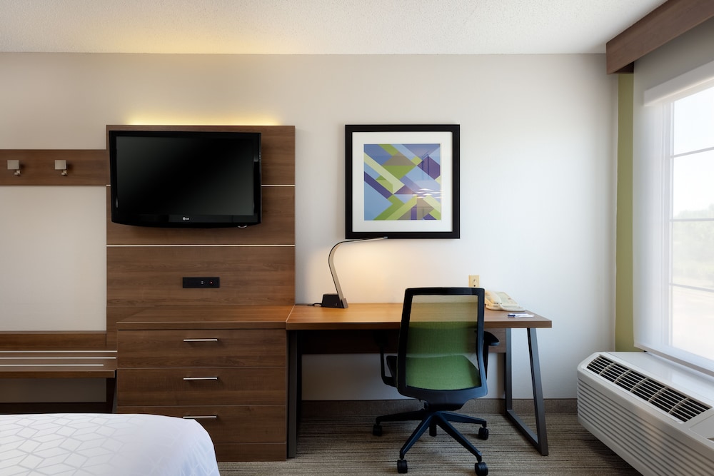 Standard Room, 1 King Bed, Accessible (Comm, Accessible Tub) - Photo 1