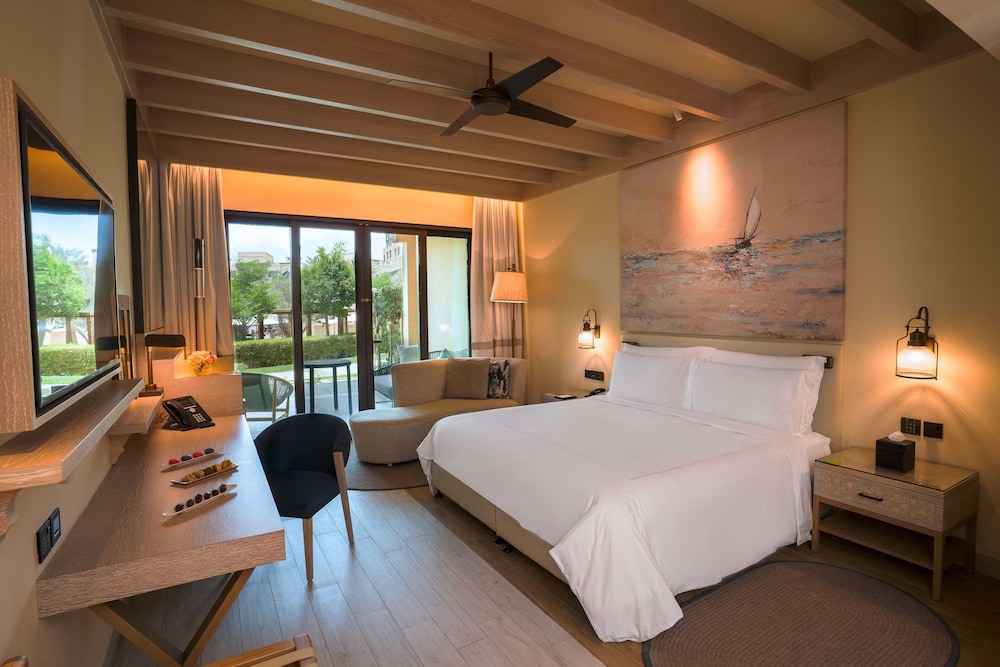 Room, 1 King Bed, Terrace, Poolside photo 3