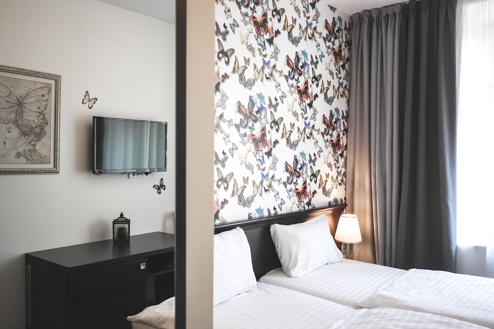 Art Double or Twin Room