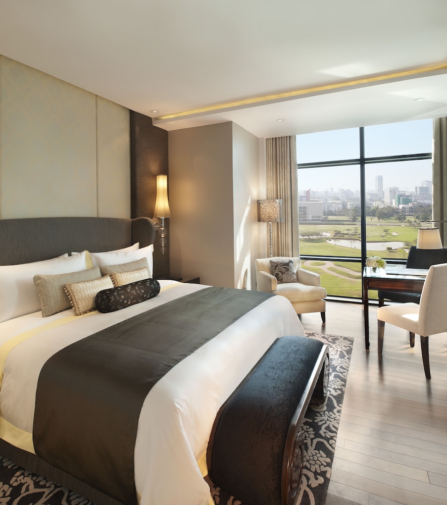Astor Room, 1 King Bed, Golf Course View photo 2