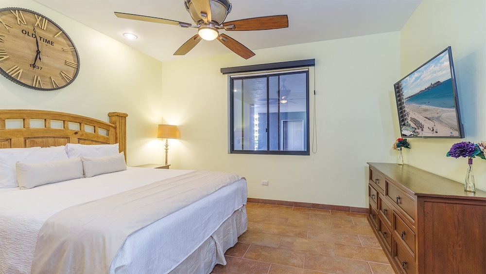 Condo, Multiple Beds, Balcony, Ocean View (Las Palomas Resort Coronado 305)