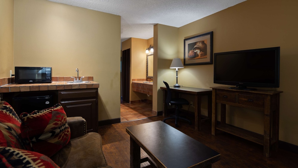 Suite, 1 King Bed with Sofa bed, Non Smoking, Balcony (with Sofabed) - Photo 5