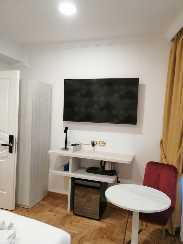 Deluxe Room - Photo 2