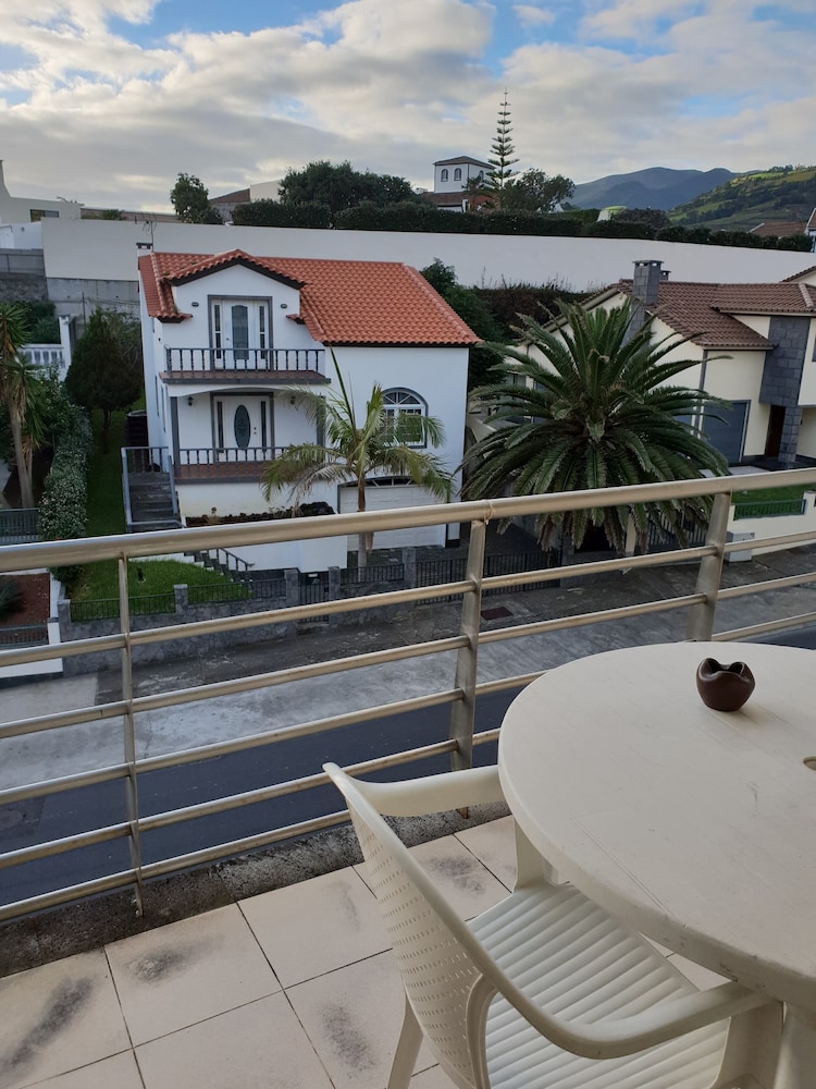 Comfort Room, 1 Queen Bed, Smoking, Marina View photo 3