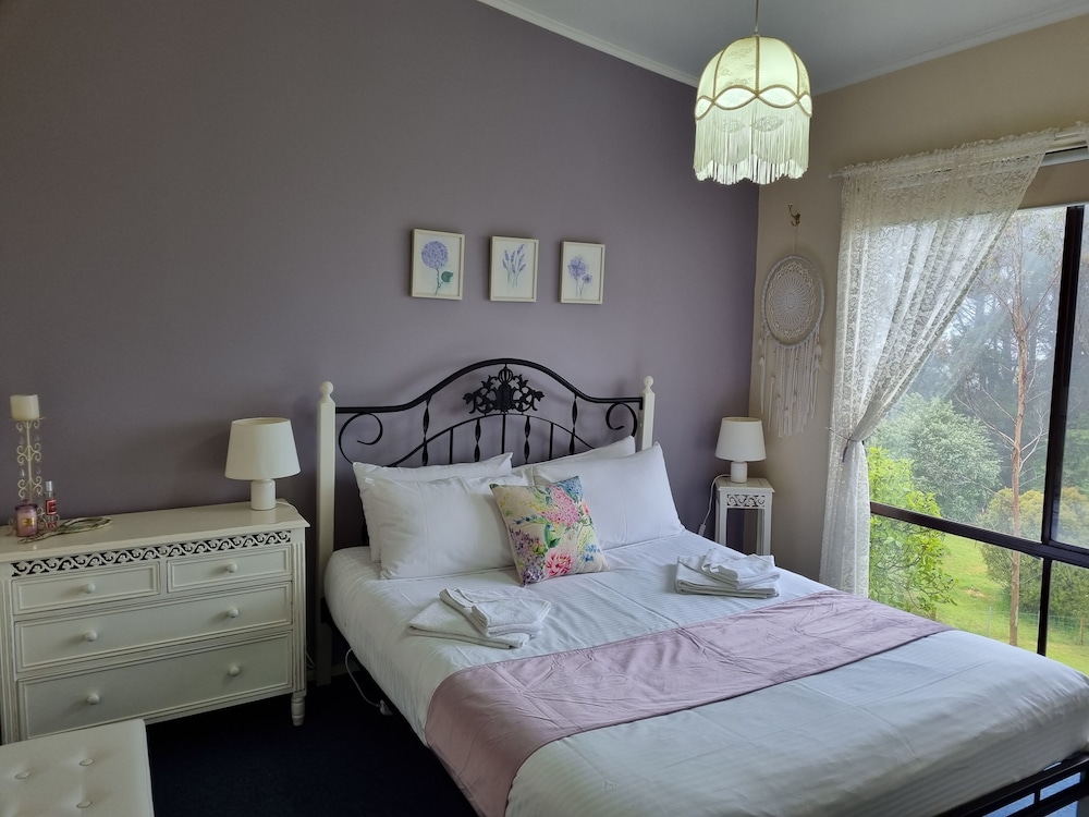 Comfort Villa, Balcony, Hill View photo 3