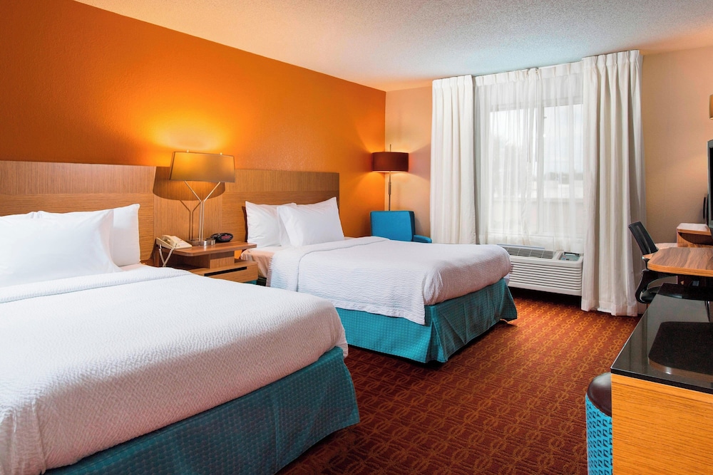 Room, 2 Queen Beds - Photo 3