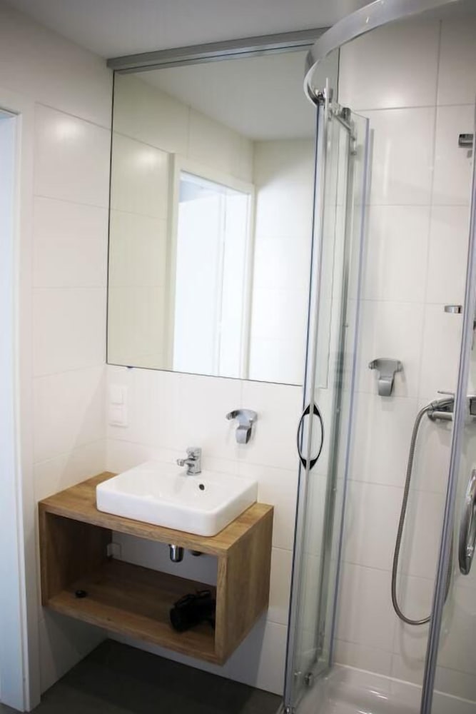 Triple Room - Photo 11