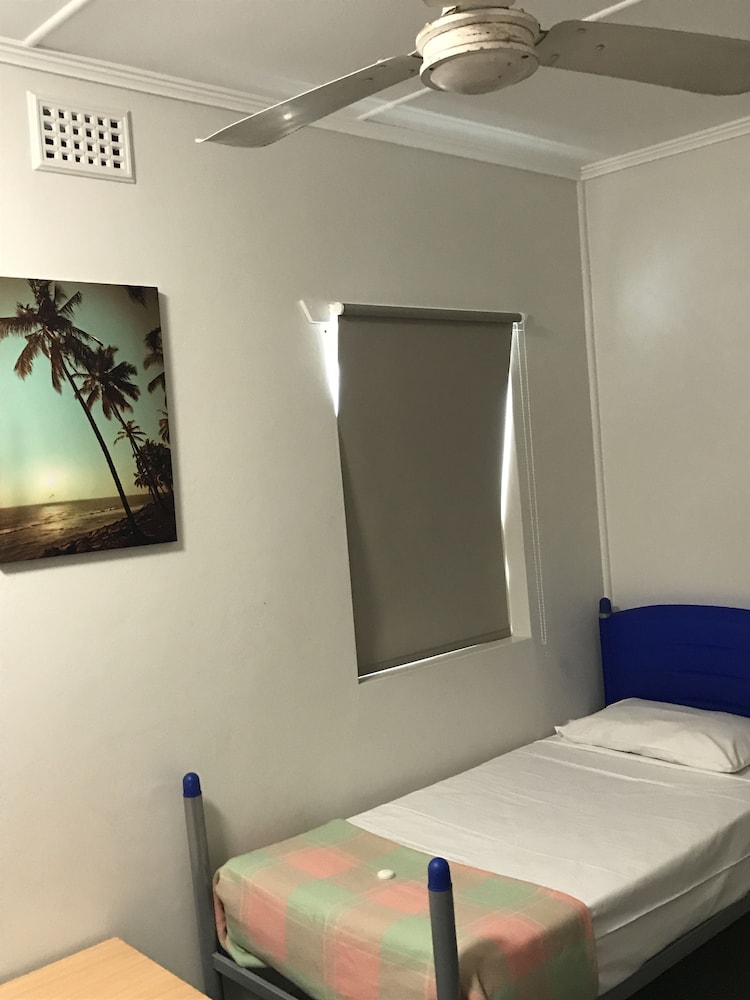 Standard Shared Dormitory, Shared Bathroom (3 Bed Mixed Dorm) photo 1