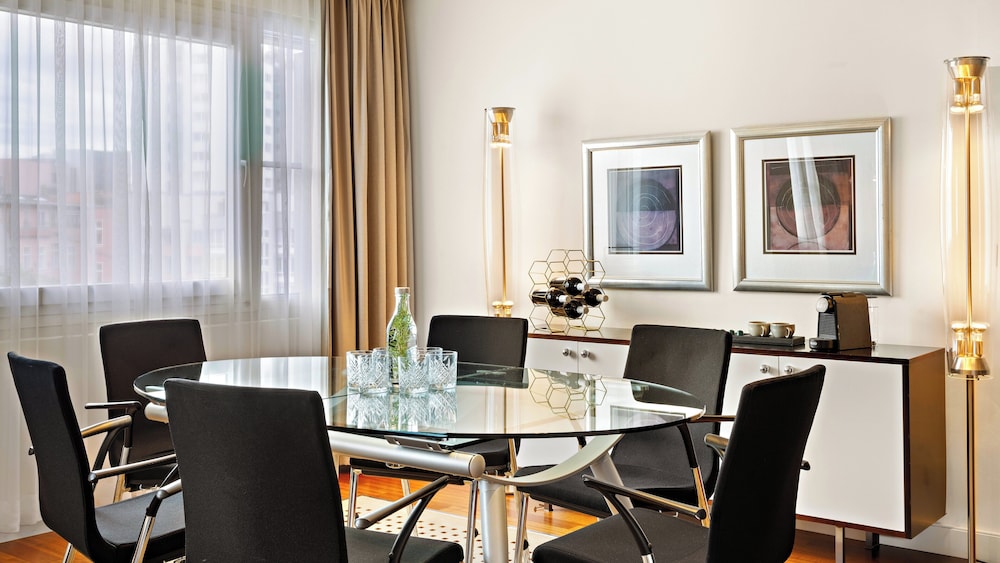 Grand Suite, 1 King Bed (Quiet High Floor)