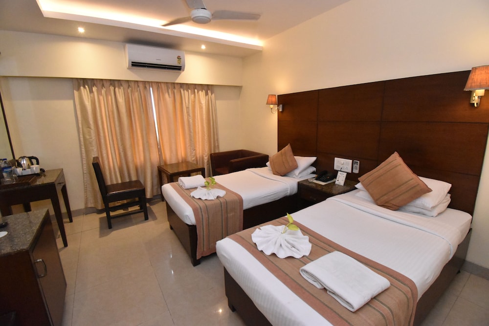 Executive Room - Photo 11