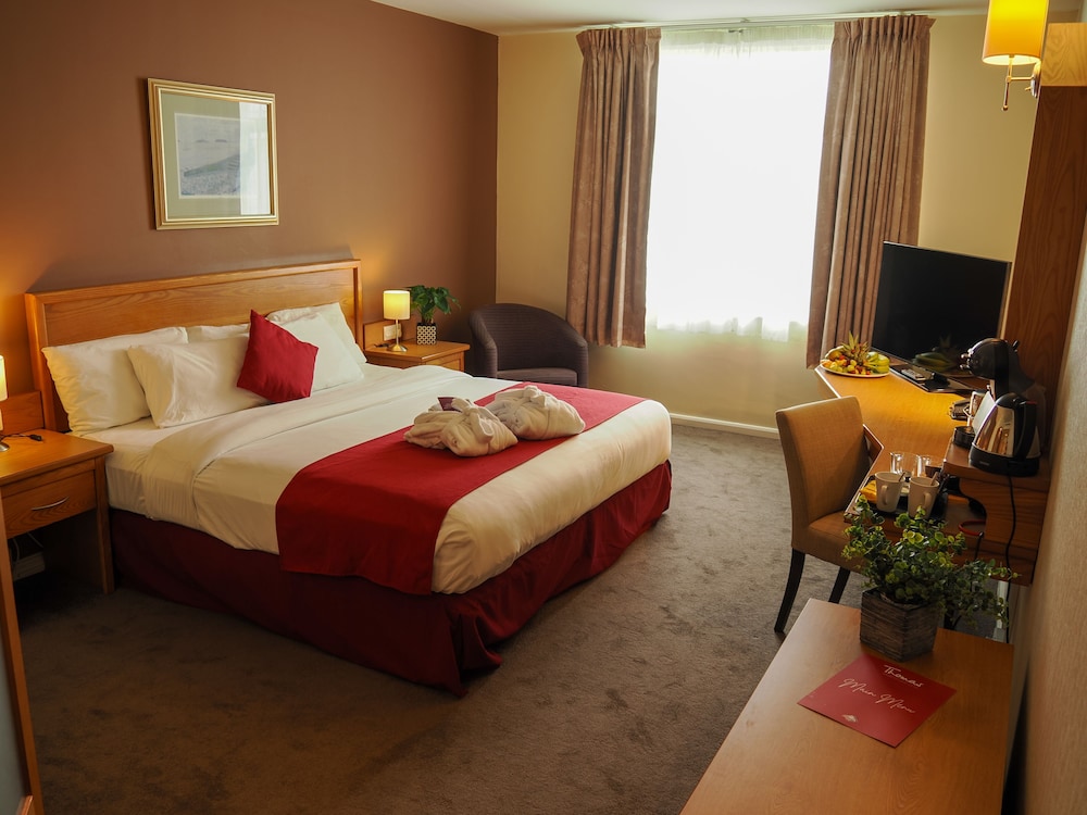 King Suite, 1 King Bed & Lounge with Sofa Bed - Photo 1