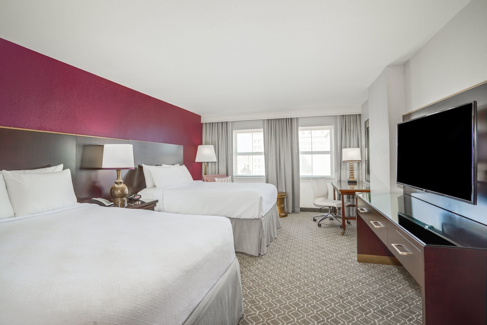 Room, 2 Queen Beds, Accessible Bathtub (Mobility) - Photo 2