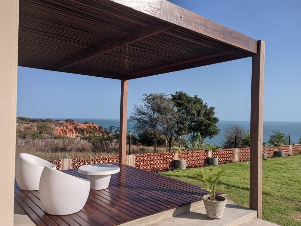 Deluxe Room, 1 Queen Bed, Sea View