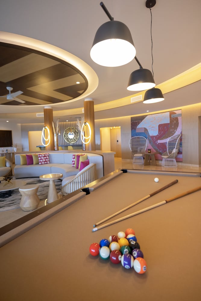 Luxury Chairman Two Bedroom Suite Ocean Front Diamond Club - Photo 24