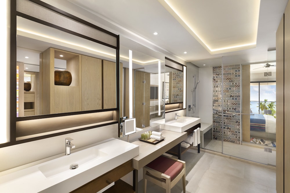 Resort View Junior Suite King