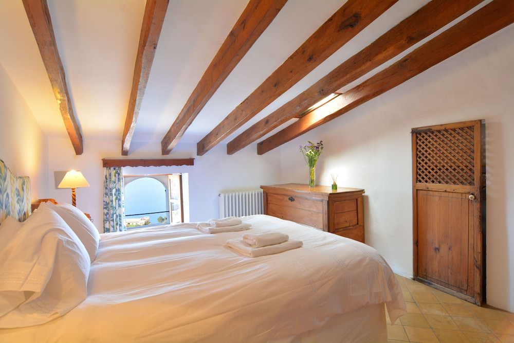Double Room with Sea or Mountain Views - Photo 3