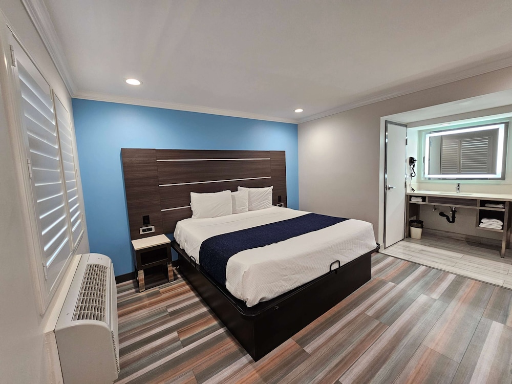 Room, 1 King Bed, Non Smoking - Photo 1
