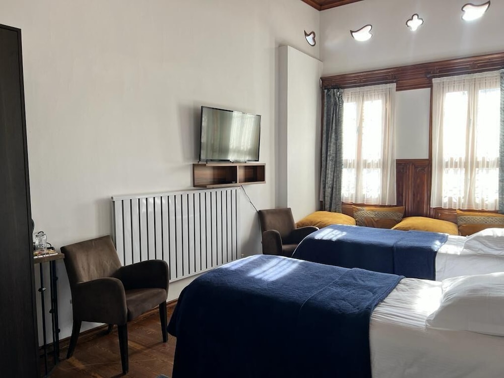 Standard Twin Room, Smoking, Mountain View photo 1