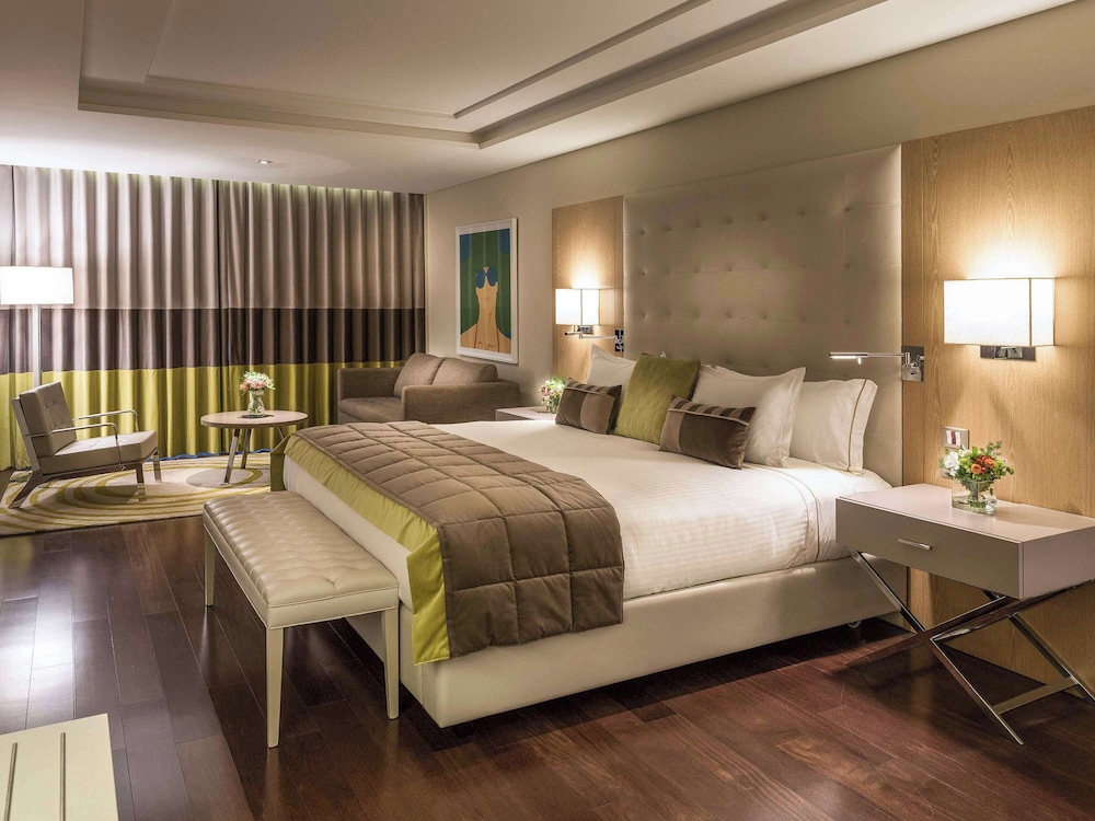 Executive Room, 1 King Bed with Sofa bed, Balcony