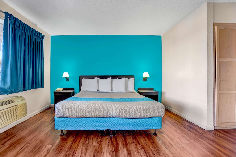 Standard Suite, Multiple Beds, Accessible, Non Smoking photo 3