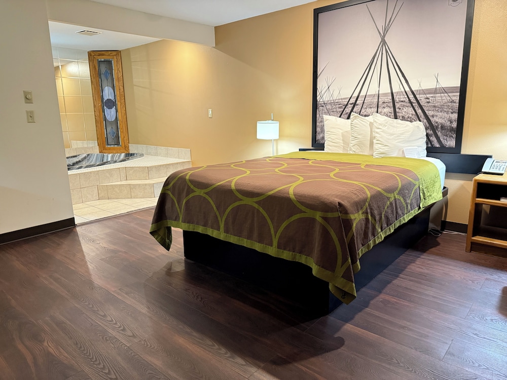 Standard Room, 1 Queen Bed, Non Smoking, Pool Access photo 2