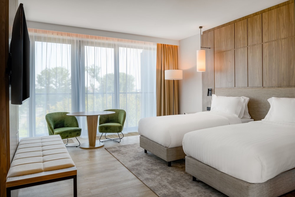 Standard Room, 2 Twin Beds - Photo 2