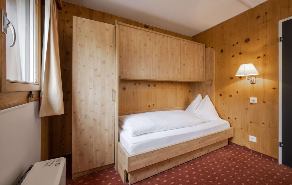 Family Triple Room, Balcony, Mountain View photo 2