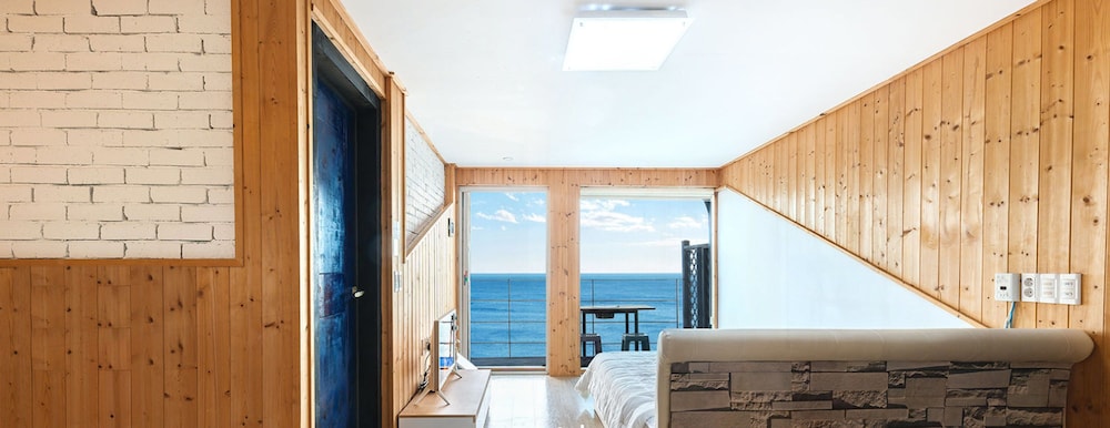 Room, Ocean View (204) photo 3