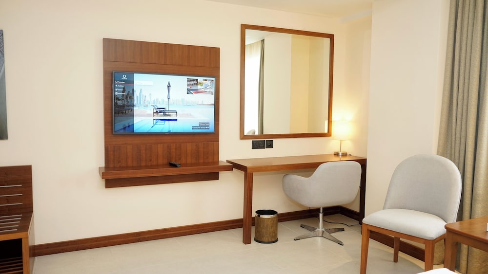Deluxe Room, 1 King Bed - Photo 11