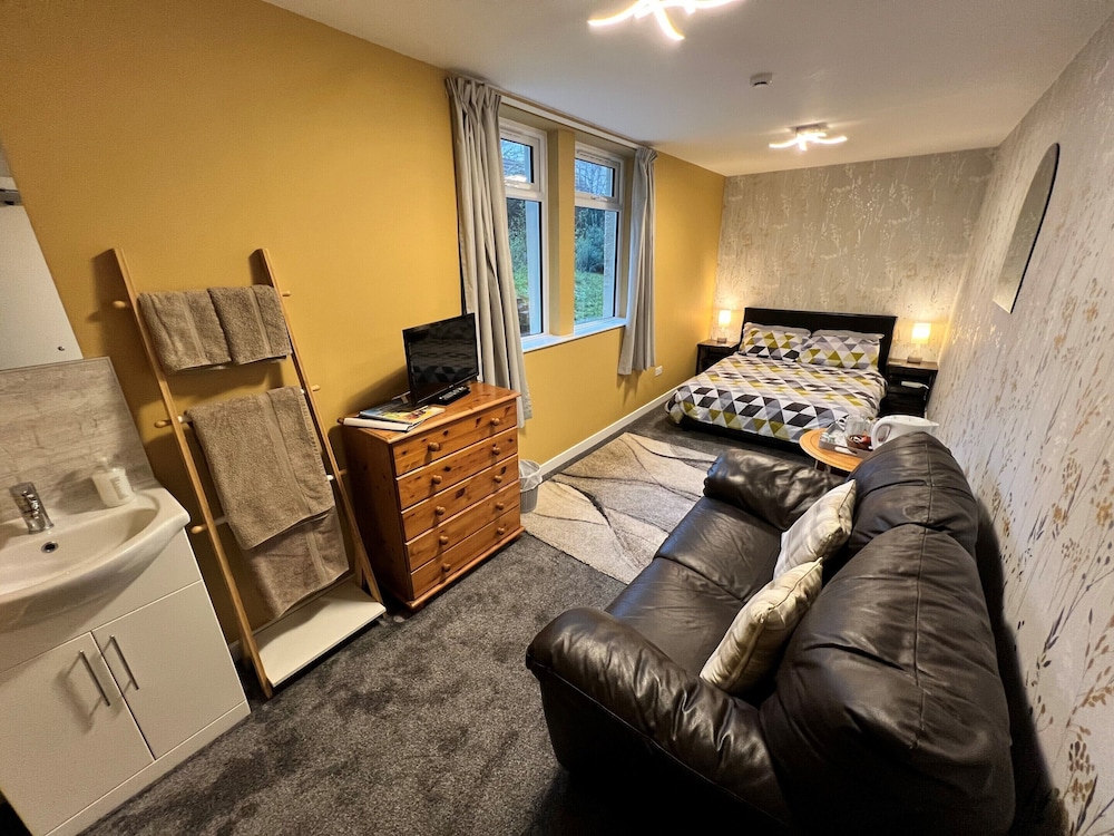 Basic Double Room, Shared Bathroom (Annex) photo 1