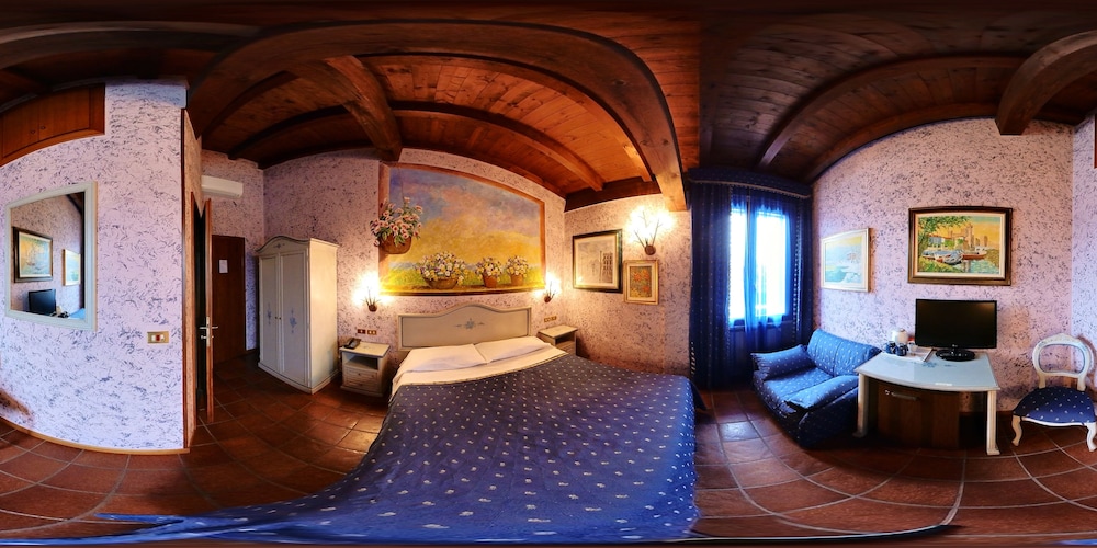 Double Room - Photo 4