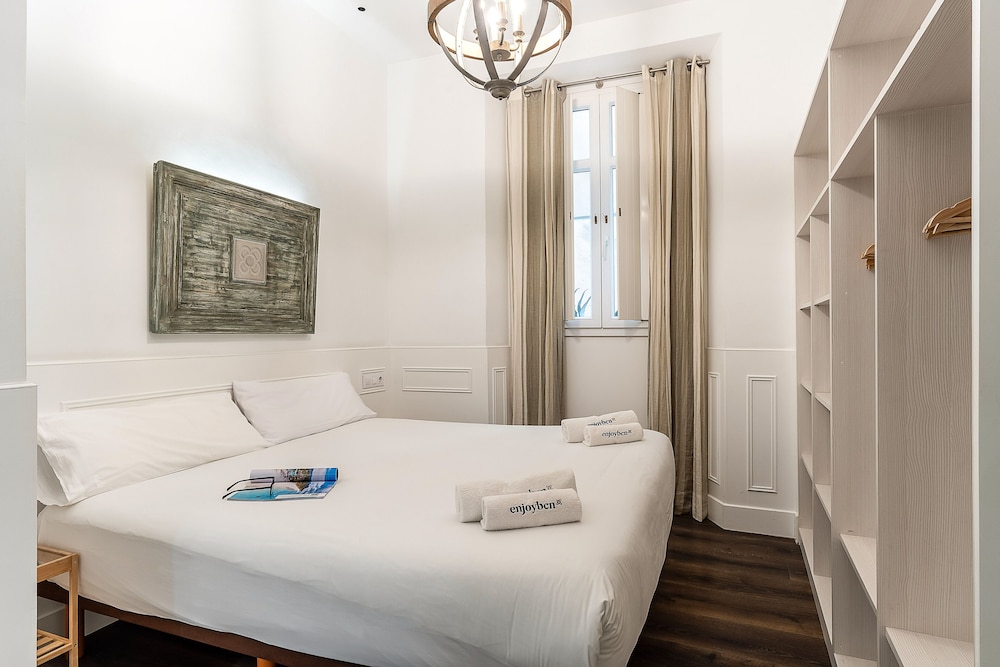 Design Apartment, 3 Bedrooms, City View photo 2
