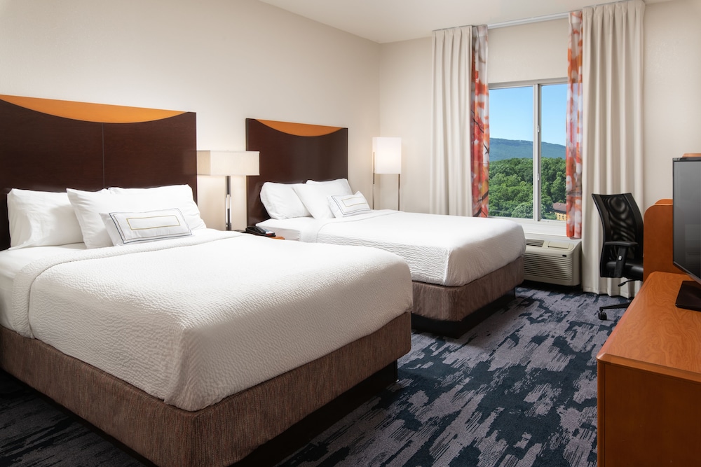 Room, 2 Queen Beds (Hearing Accessible) - Photo 2