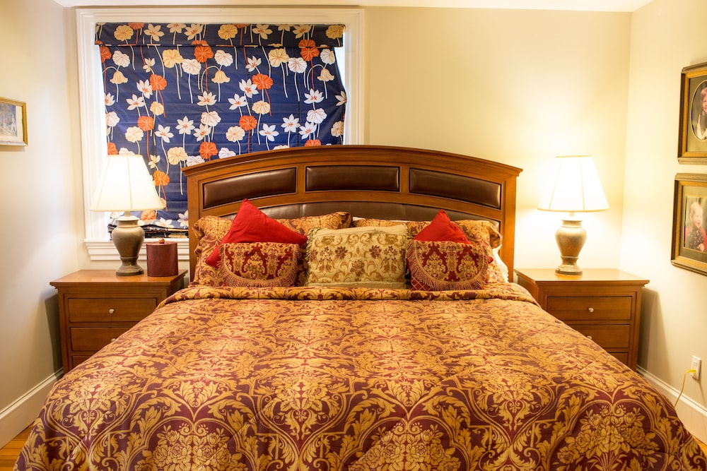 Abbott Suite at Acadia Carriage House