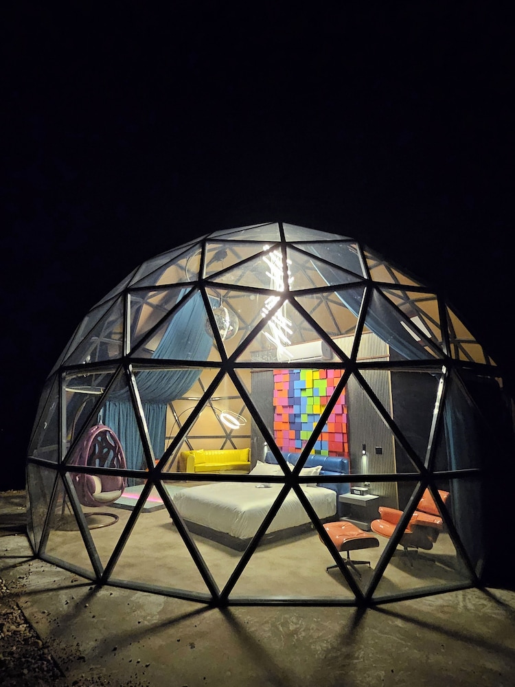 Deluxe Sky Dome (Disco Theme) - Photo 3