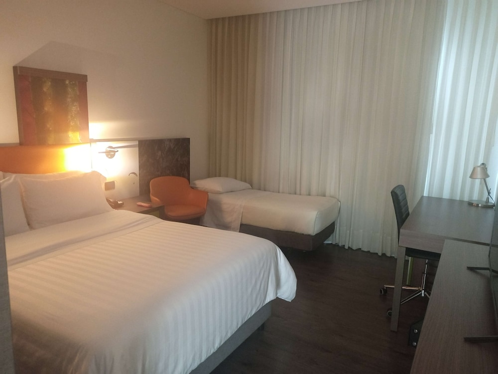 Room, Multiple Beds, Non Smoking