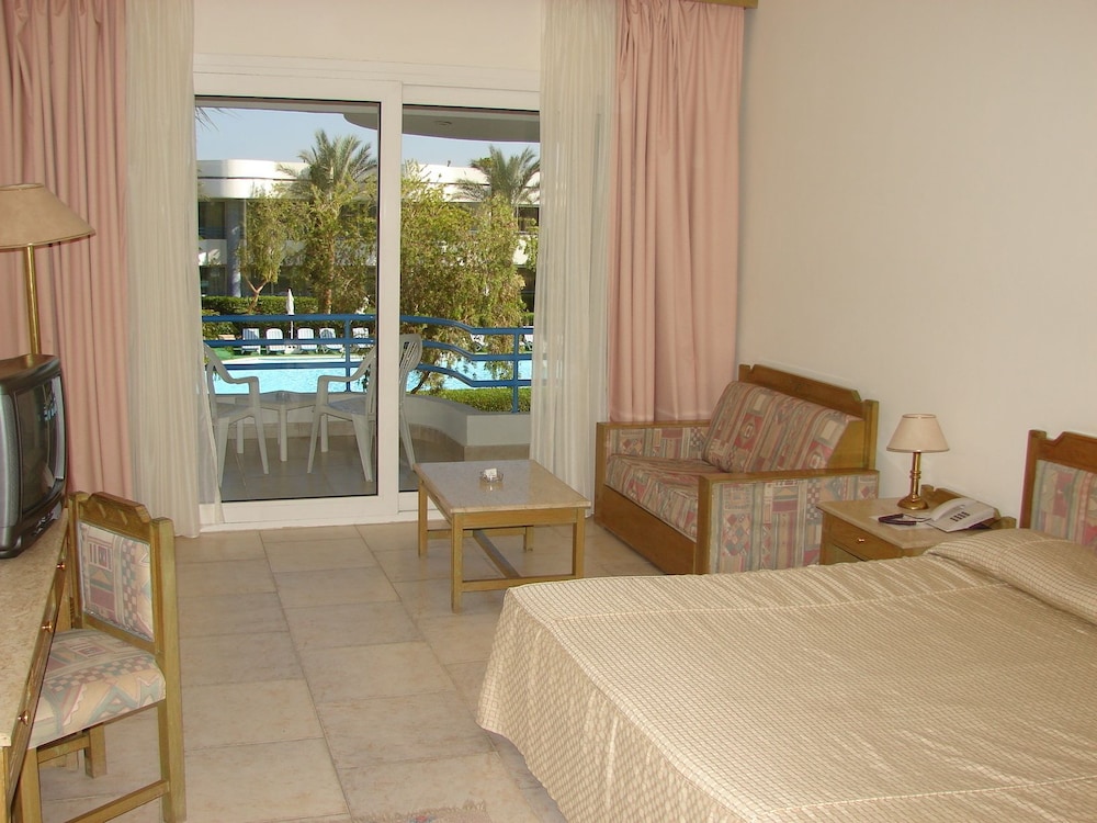 Standard Double or Twin Room, Pool View