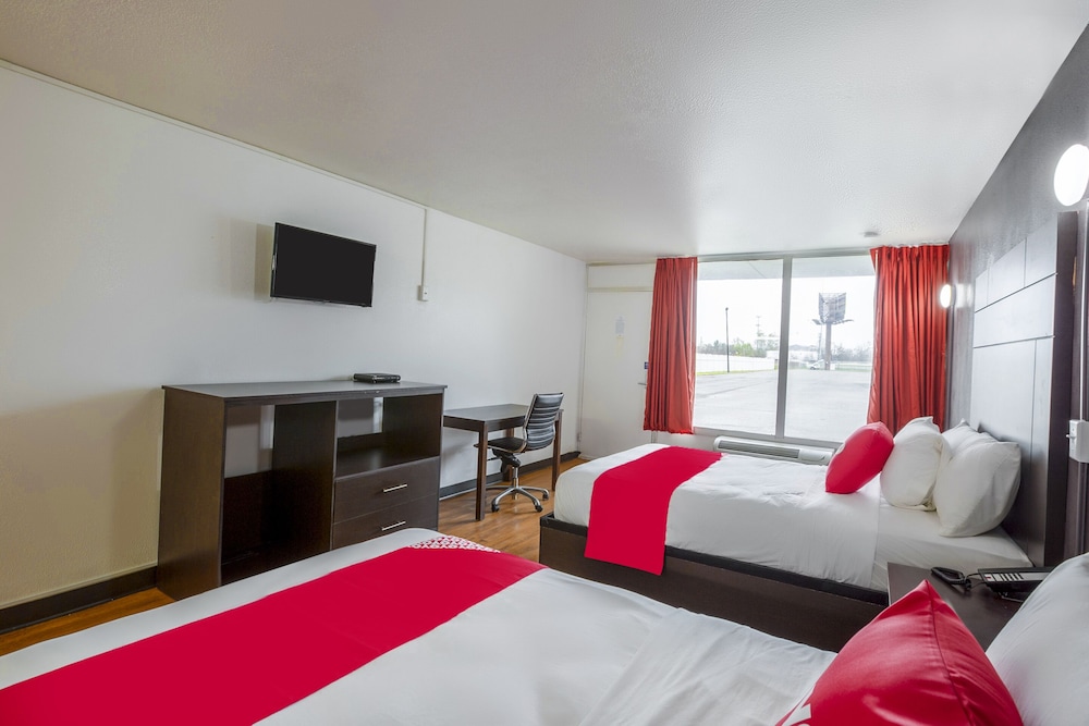 Room, 2 Double Beds photo 2
