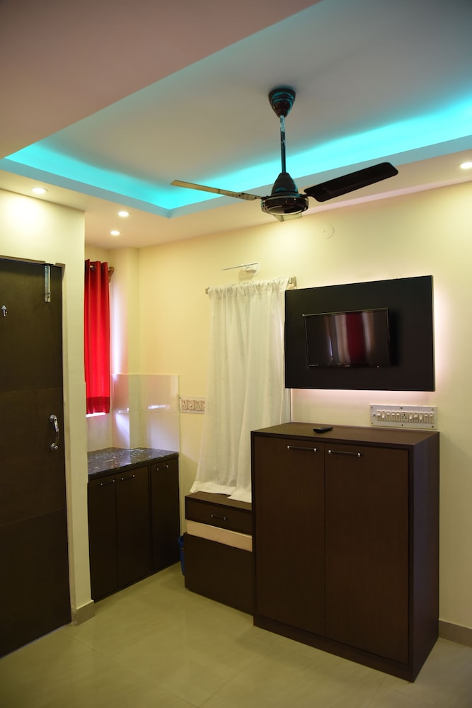 Deluxe Room - Photo 8