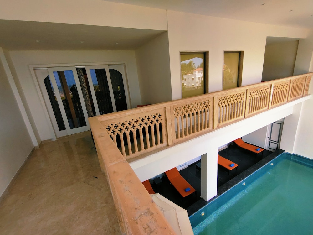 Luxury 3 Bedroom Villa - Photo 5