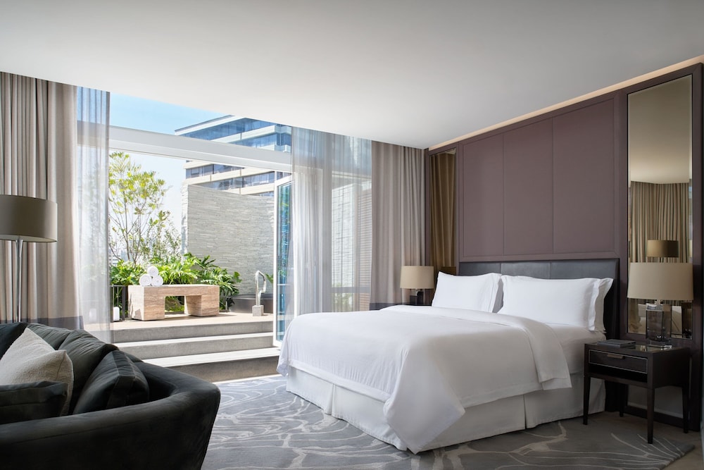 Suite, 1 King Bed, Terrace