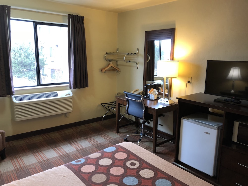 Standard Room, 1 Queen Bed - Photo 2