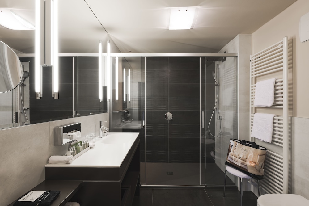 Suite, Balcony - Photo 11