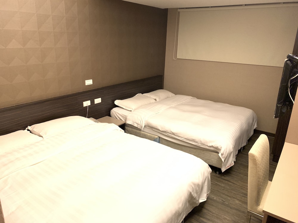 Classic Quadruple Room, 2 Double Beds photo 2