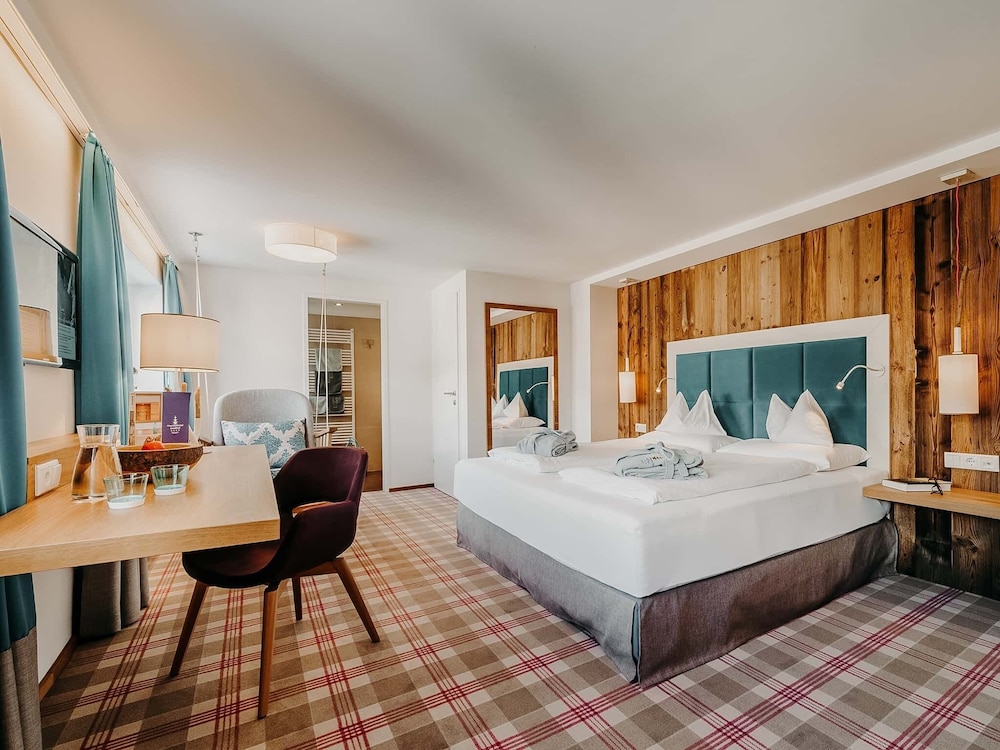Premium Double Room, Balcony, Mountain View