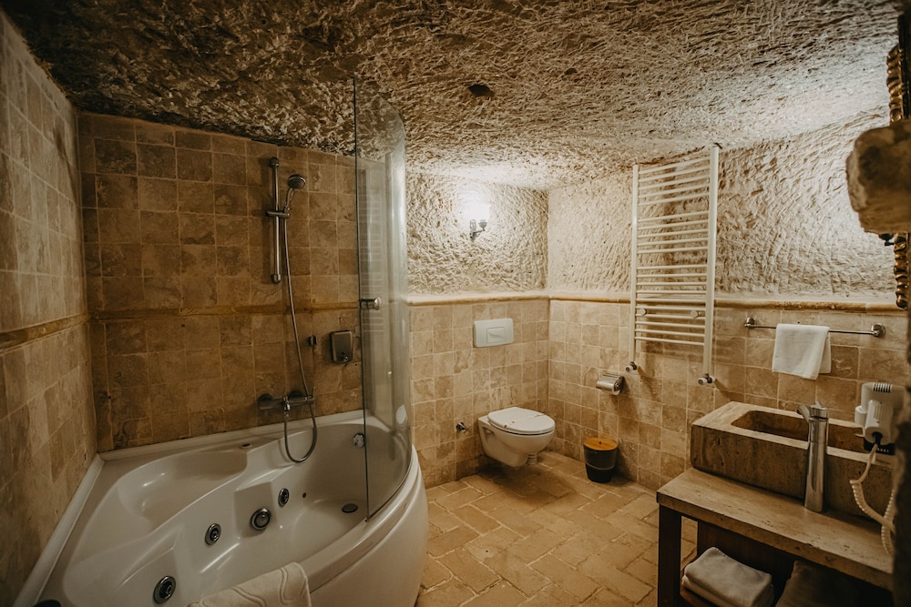 Splendid Cave Suite photo 3