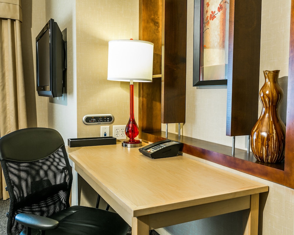 Suite, Multiple Beds, Accessible, Non Smoking - Photo 13