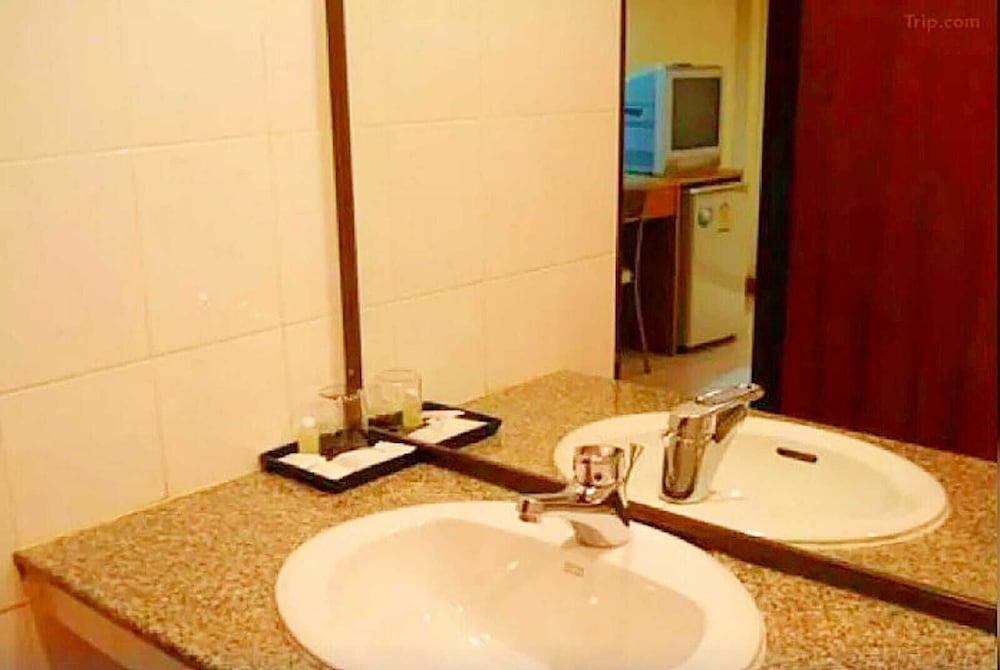 Standard Double or Twin Room - Photo 6