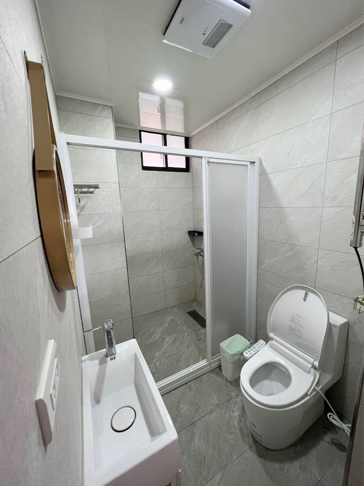 Quadruple Room with Private External Bathroom photo 2